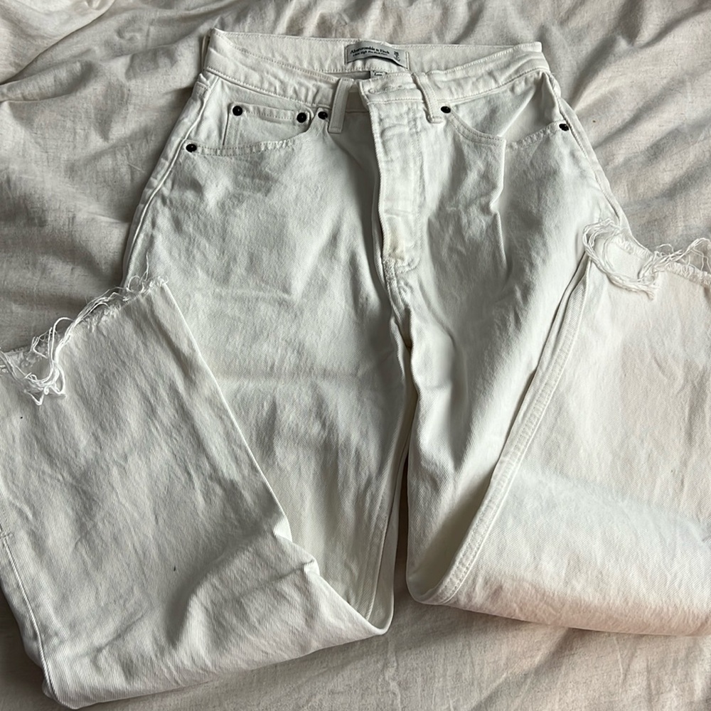 Abercrombie curve love ultra high rise kick flare jeans size 26 white